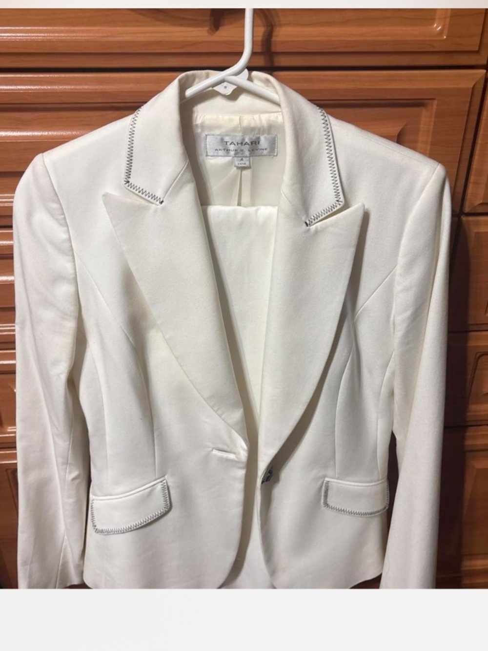 Women’s Tahari suit